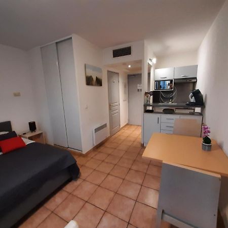 Hotel Albatros Mouans-Sartoux Buitenkant foto